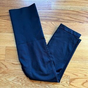 Belly Bandit mother tucker black cropped legging size medium